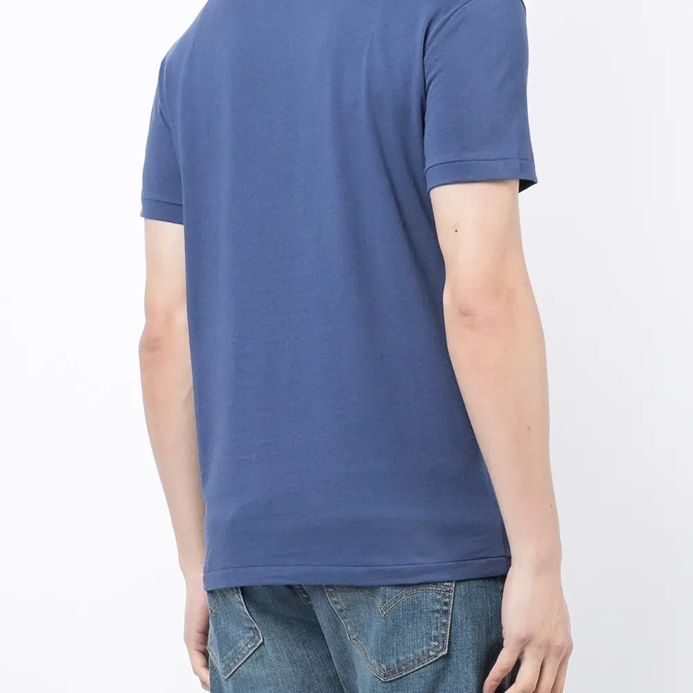 Футболка с вышитым логотипом