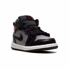 Кроссовки Jordan 1 Mid