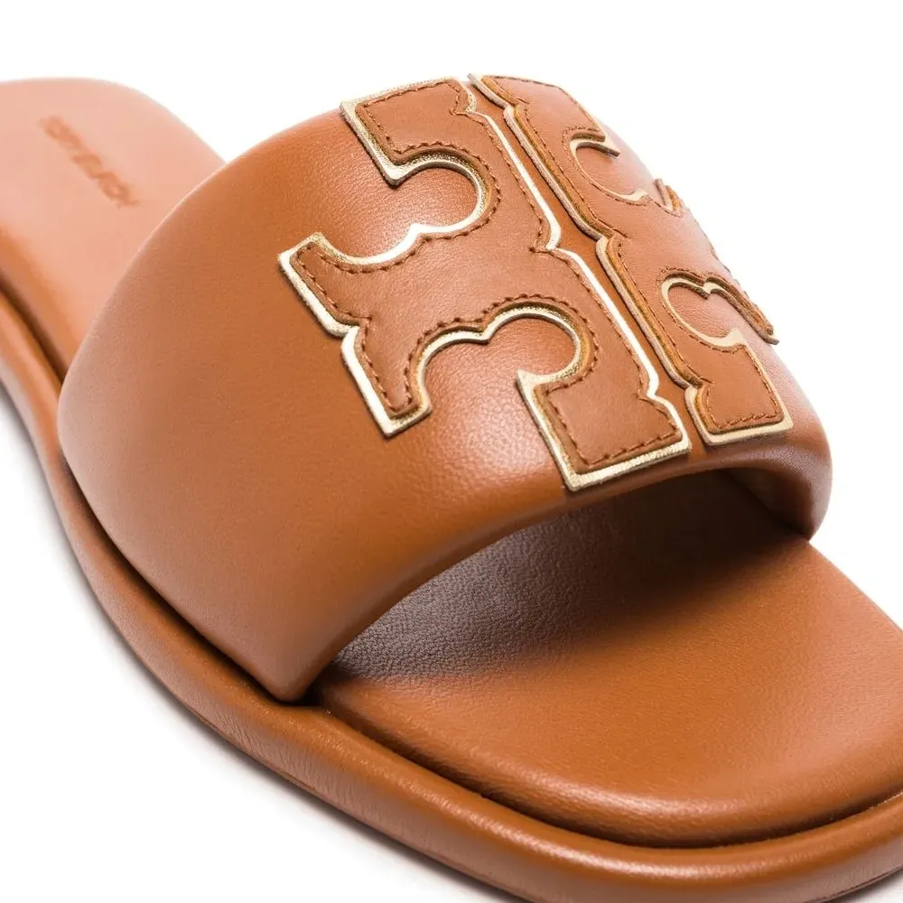 Сандалии с пряжкой Double T