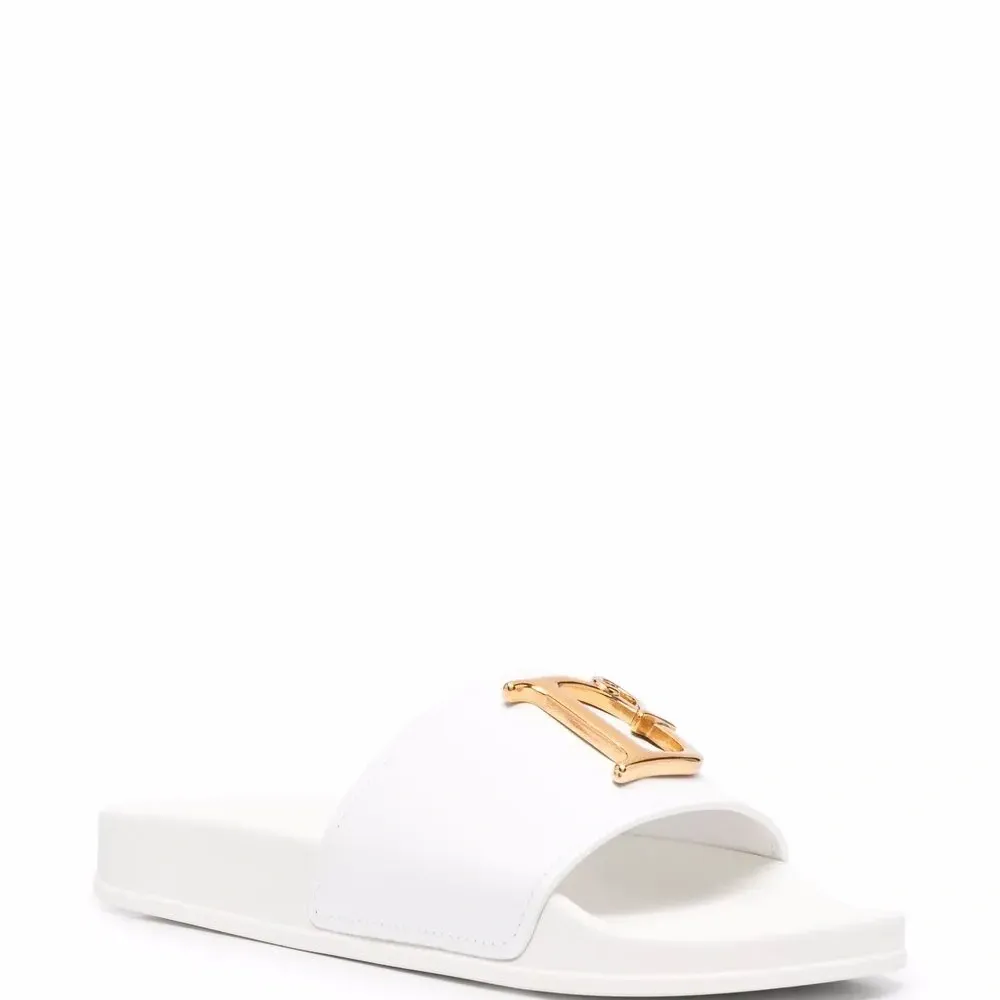 шлепанцы с логотипом