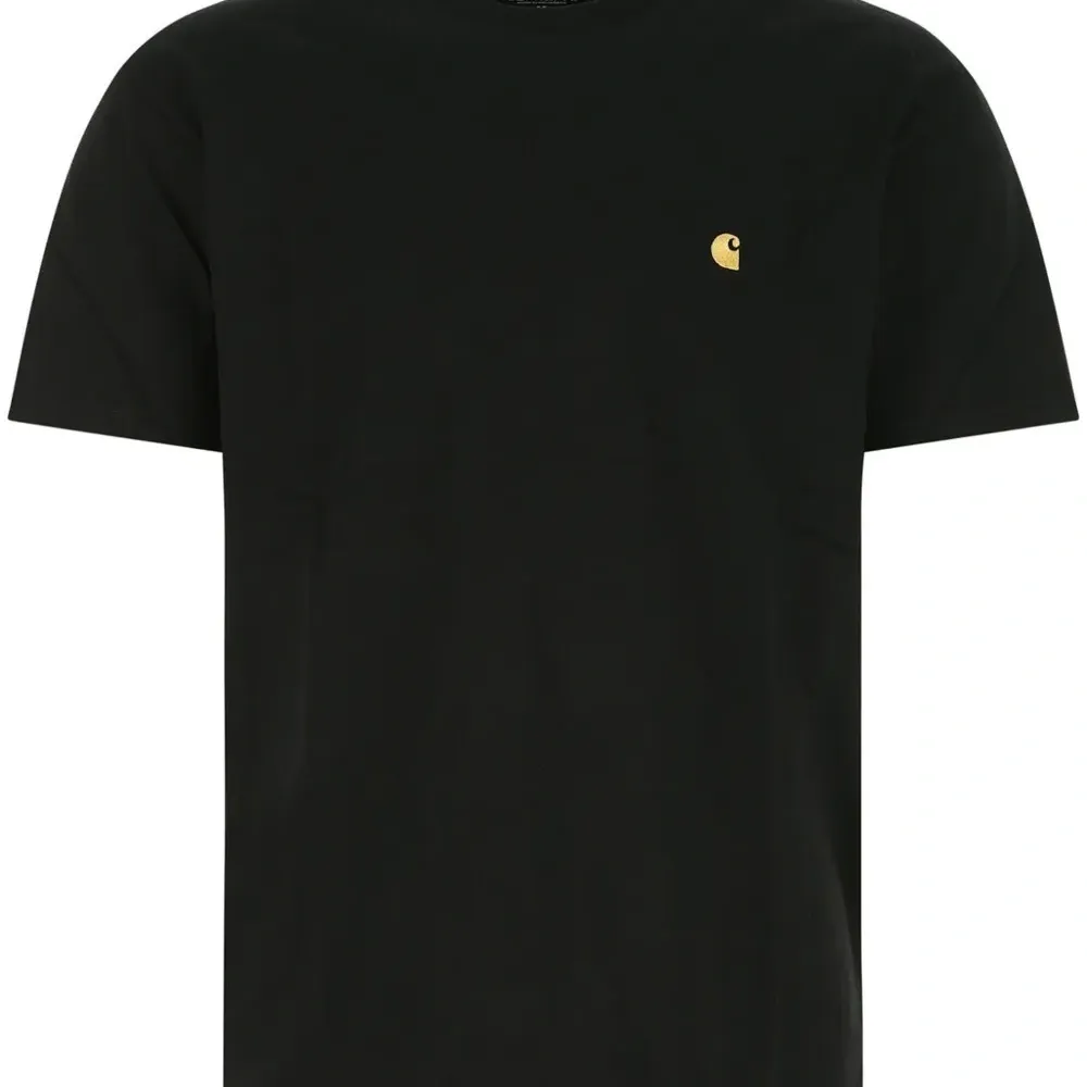 Футболка с вышитым логотипом