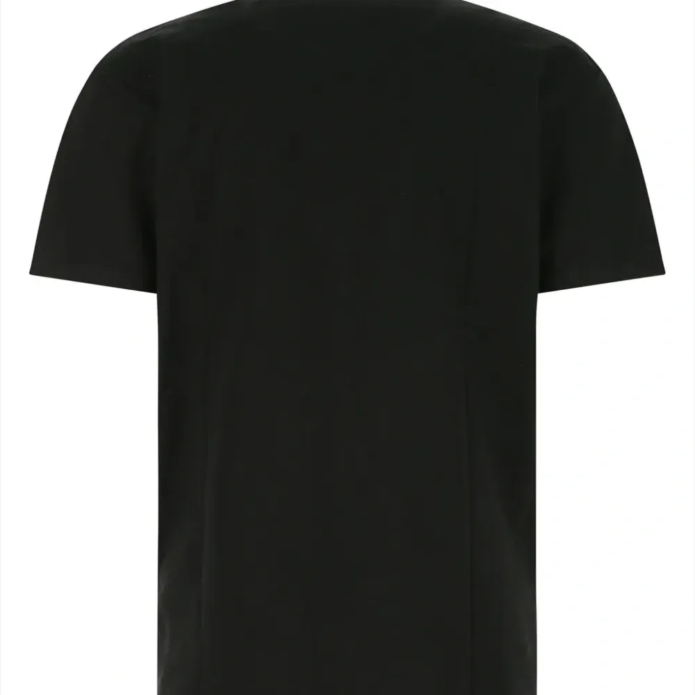 Футболка с вышитым логотипом