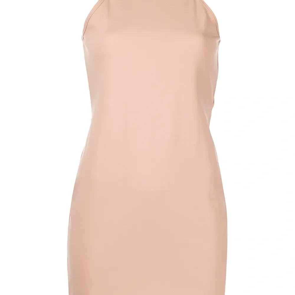 Платье с открытой спиной