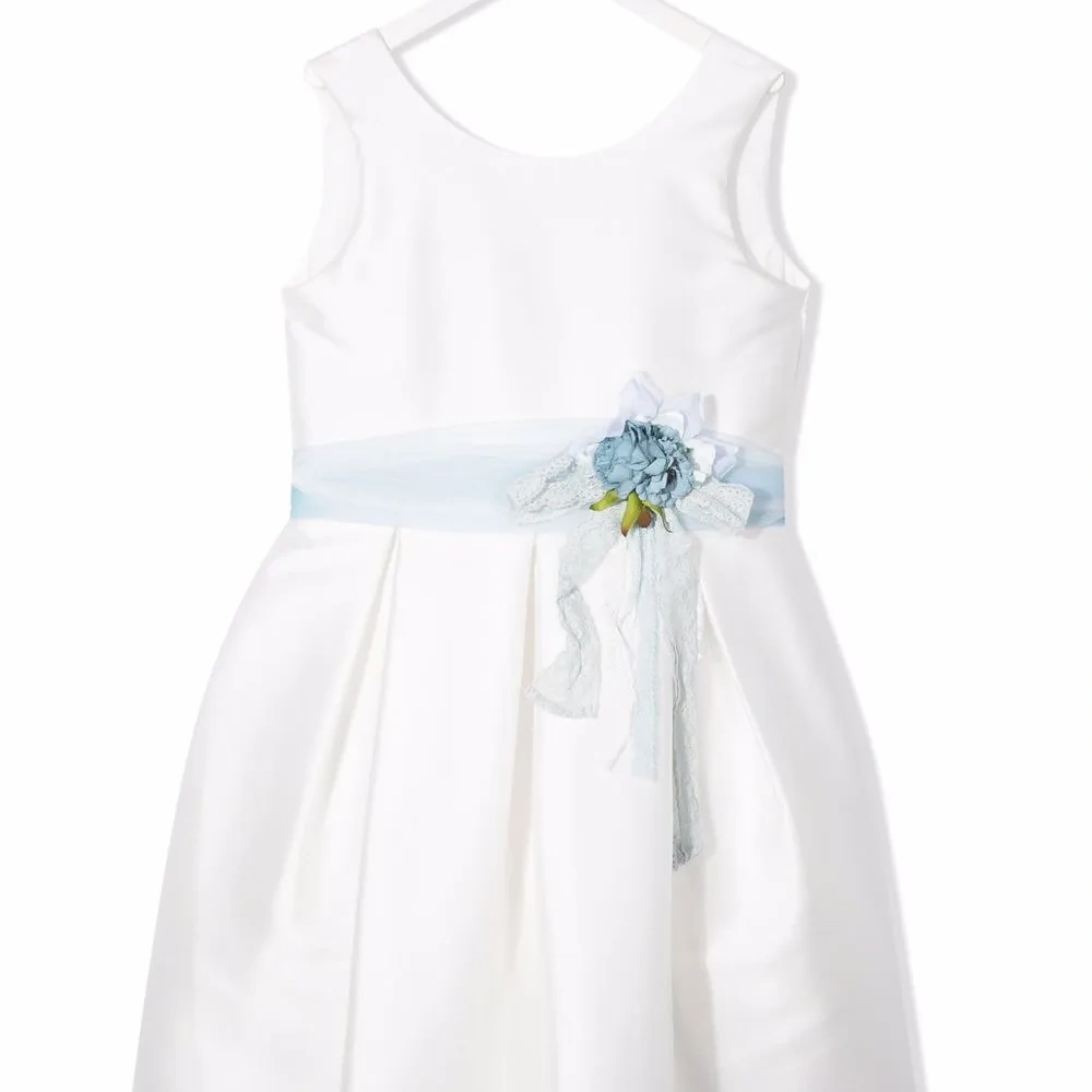 Платье без рукавов с цветочной аппликацией