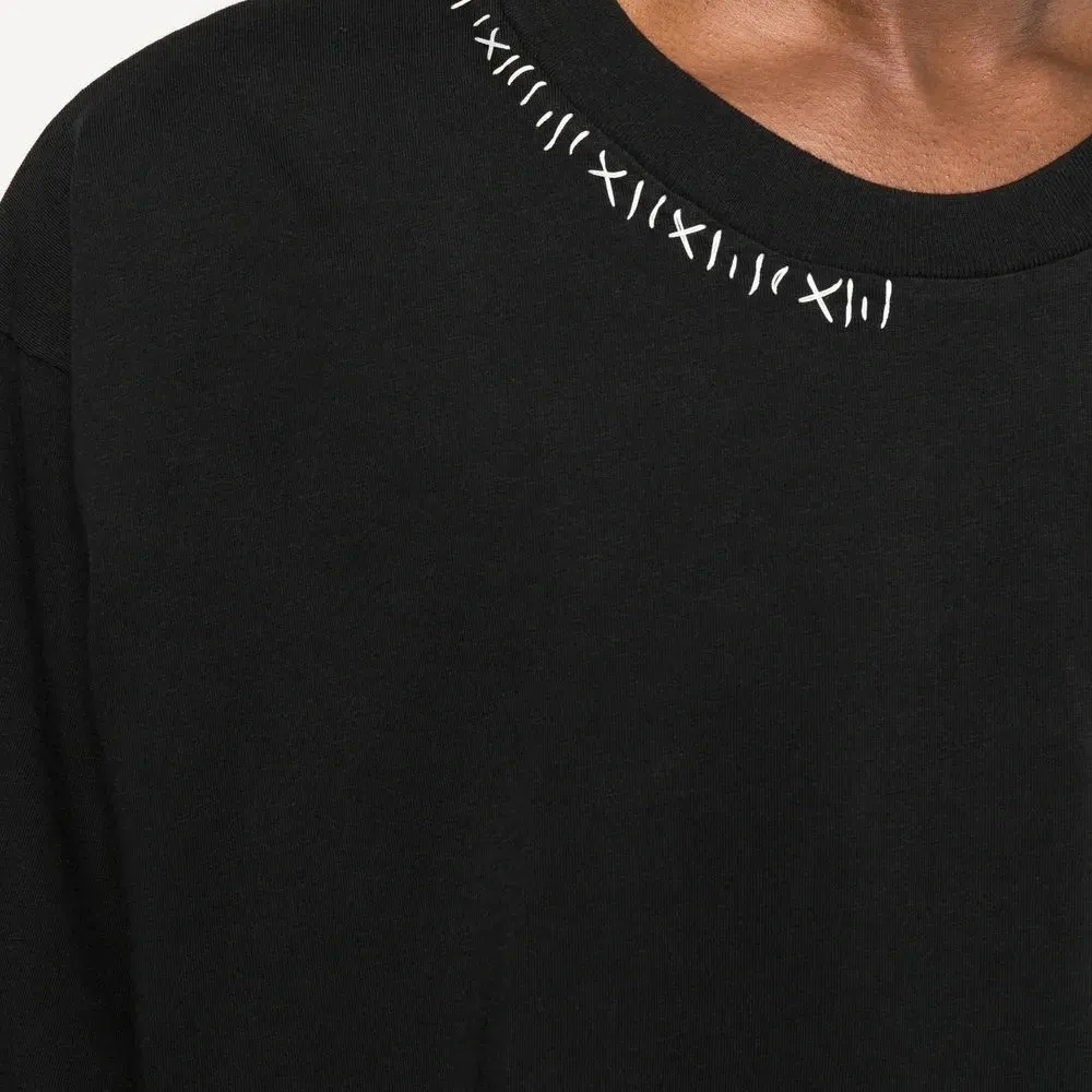 Футболка с логотипом