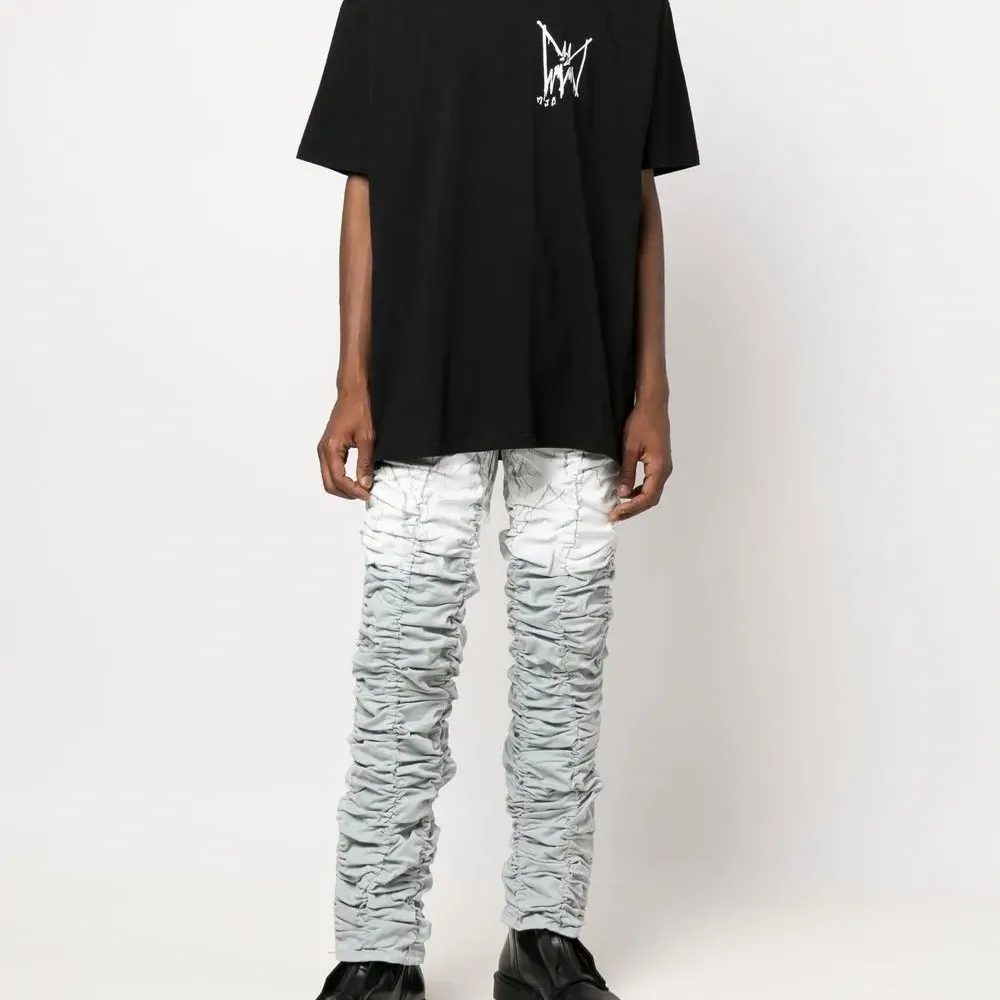 Футболка с логотипом