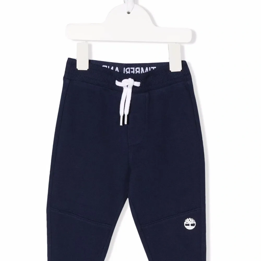 Спортивные брюки с вышитым логотипом