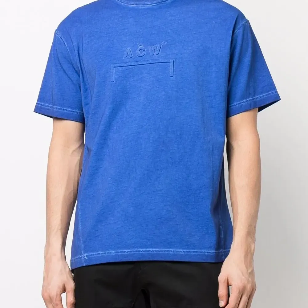 Футболка с вышитым логотипом