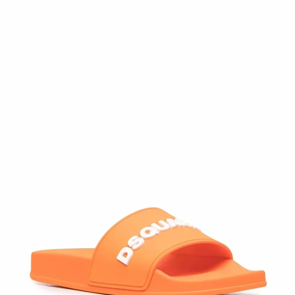 Шлепанцы с логотипом