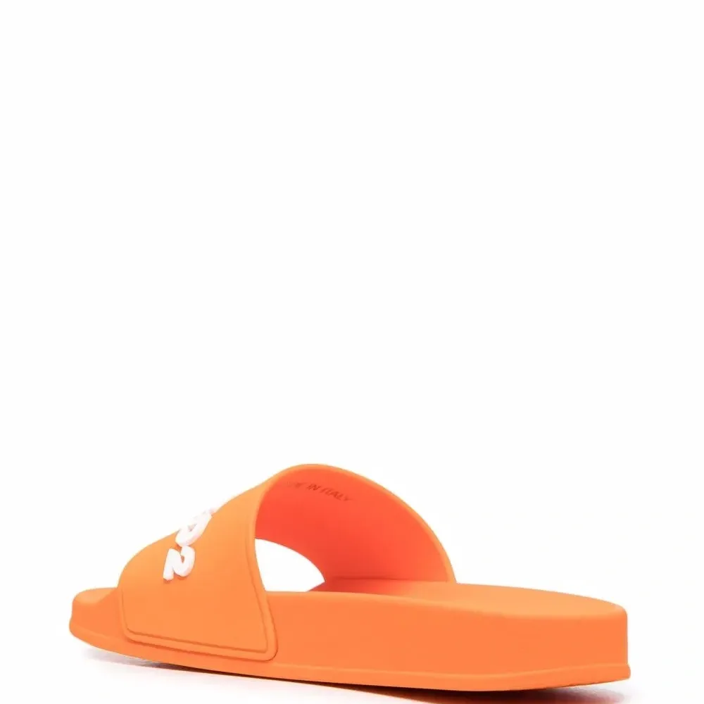 Шлепанцы с логотипом