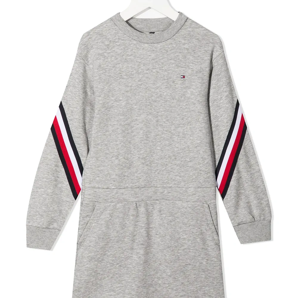 Платье-толстовка с отделкой в полоску