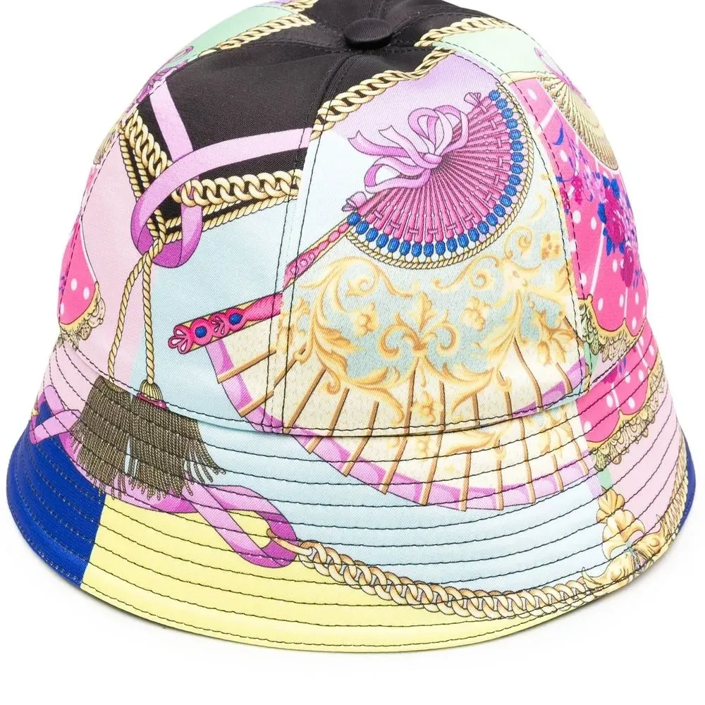 Панама с графичным принтом