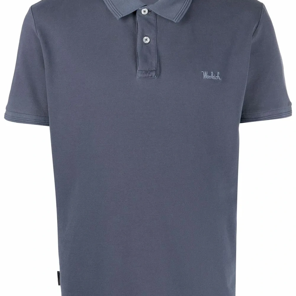 Рубашка поло с вышитым логотипом