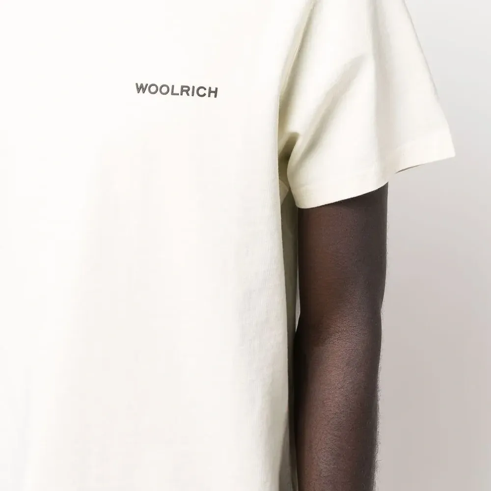 Футболка с логотипом