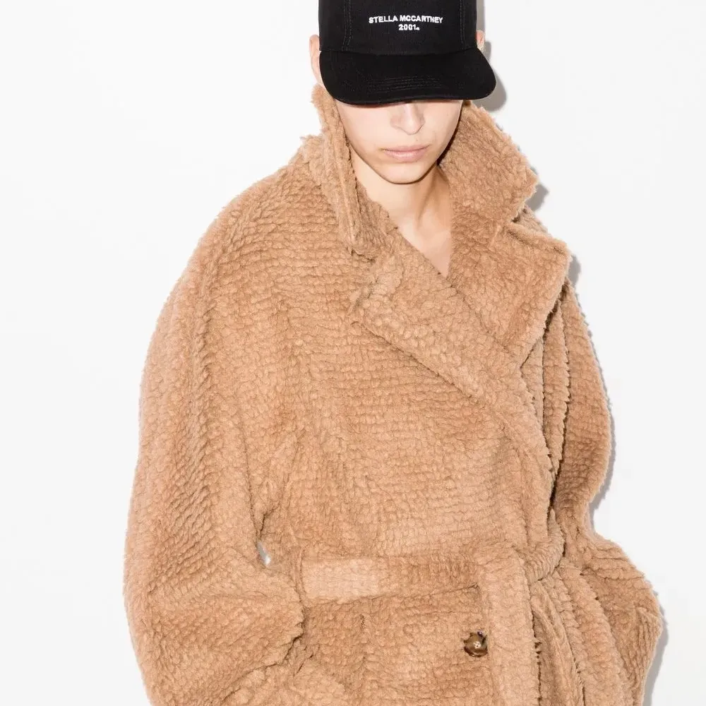 Бейсболка с вышитым логотипом