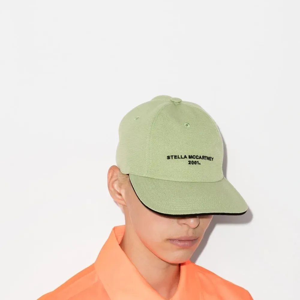 Бейсболка с вышитым логотипом