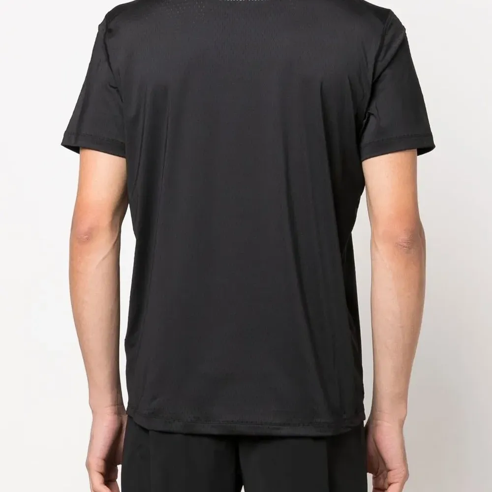 Футболка с логотипом