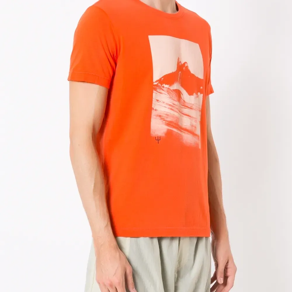 Футболка с графичным принтом