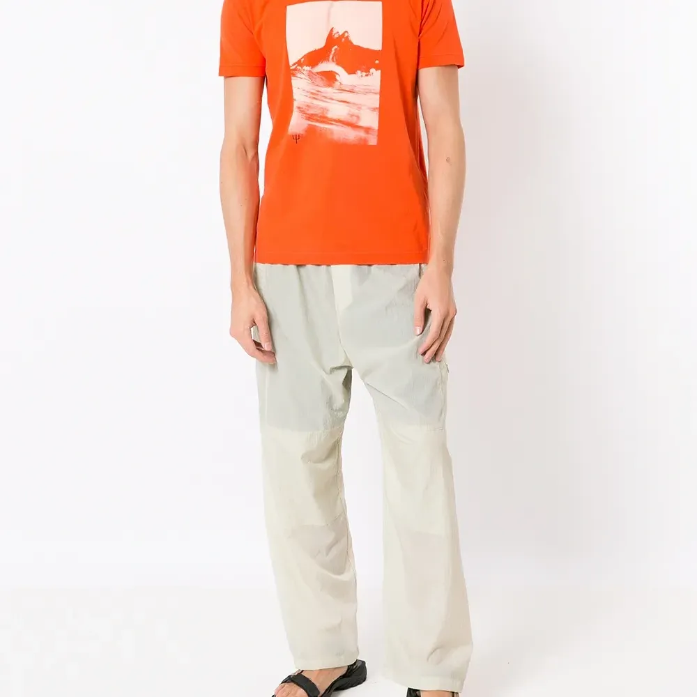 Футболка с графичным принтом