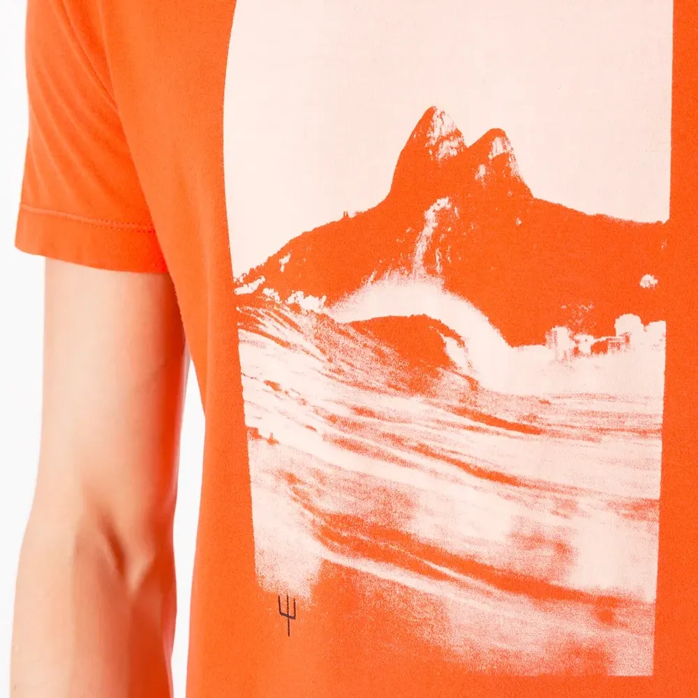 Футболка с графичным принтом