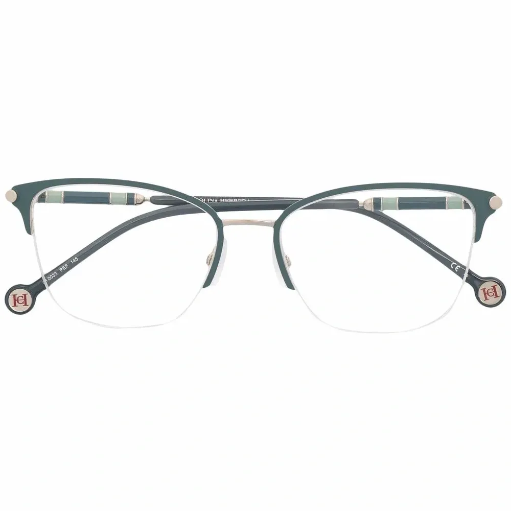 Очки в квадратной оправе