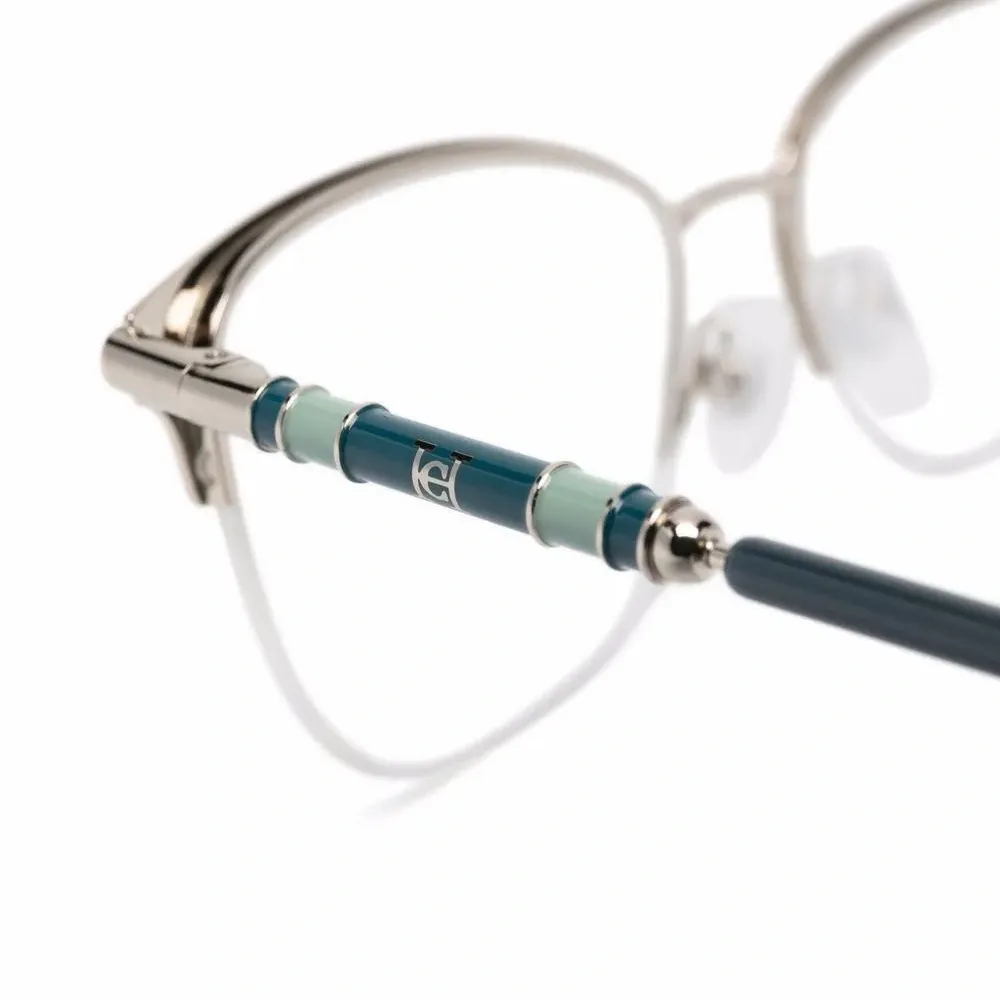 Очки в квадратной оправе