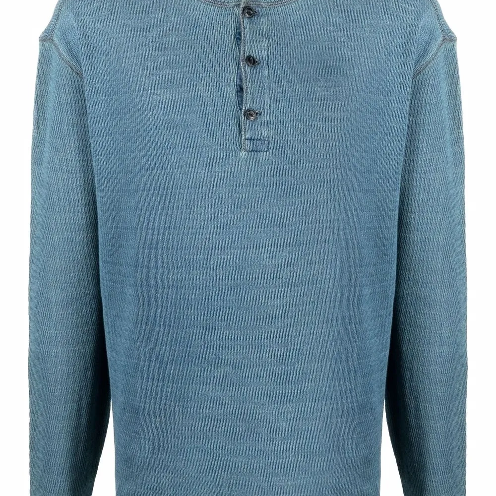 Футболка с планкой на пуговицах