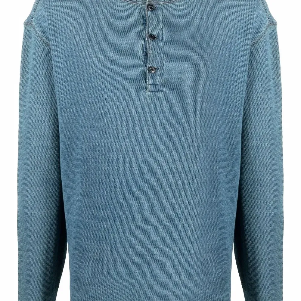 Футболка с планкой на пуговицах