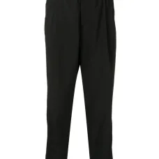 Зауженные брюки со складками