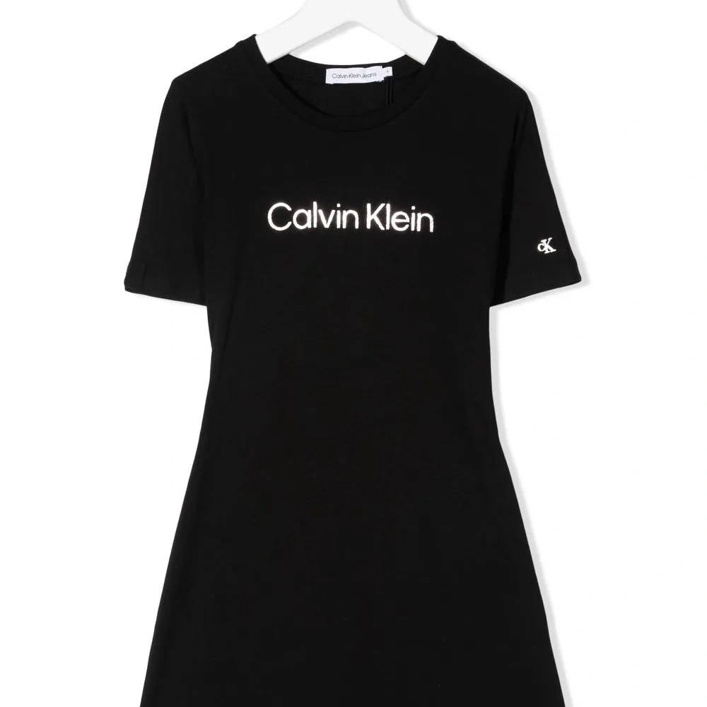 Расклешенное платье с логотипом