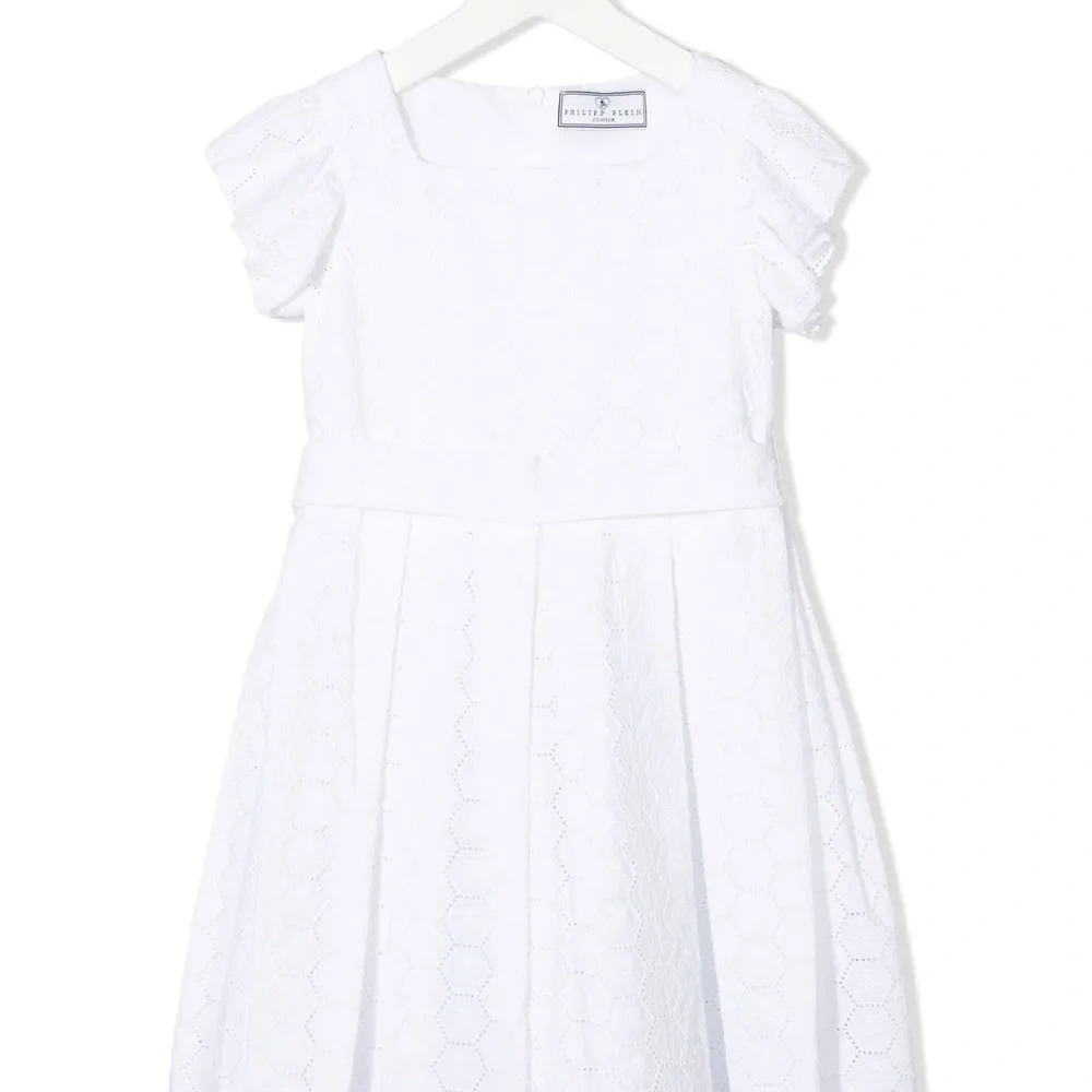 Плиссированное платье с короткими рукавами