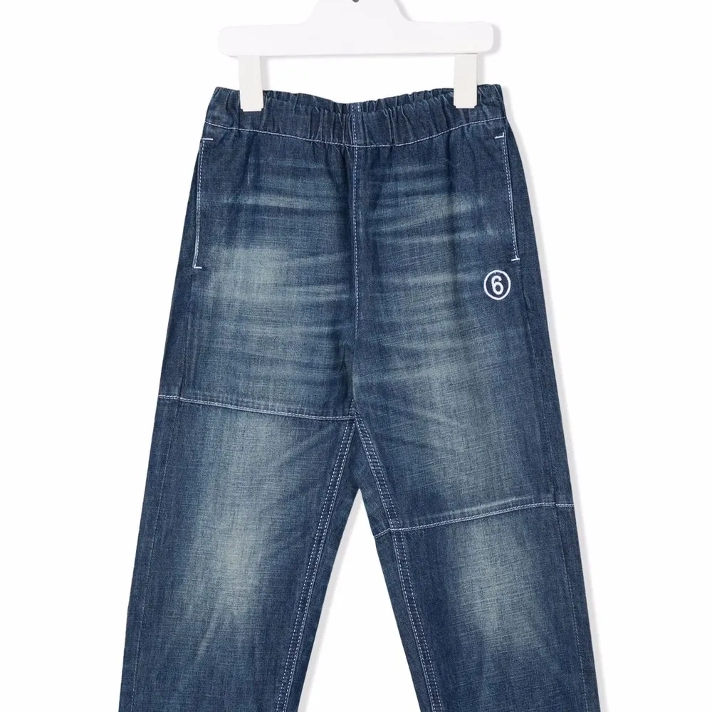 Прямые джинсы с вышивкой