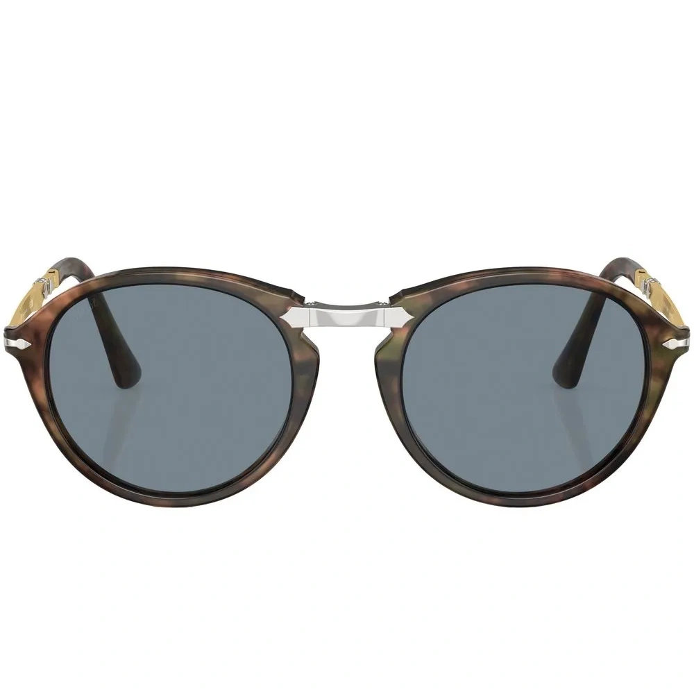 Солнцезащитные очки в круглой оправе