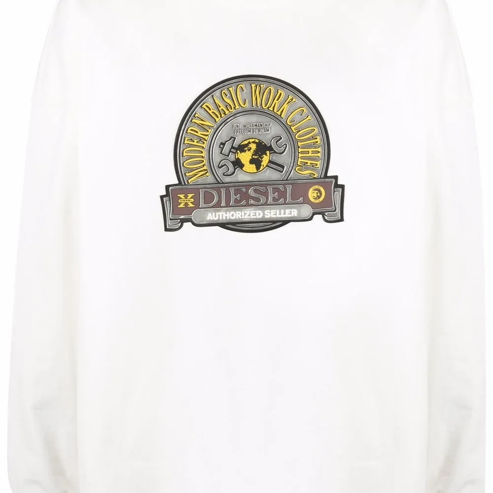 Толстовка с графичным принтом