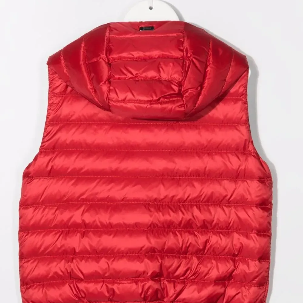 Дутый жилет с капюшоном Дутый жилет с капюшоном