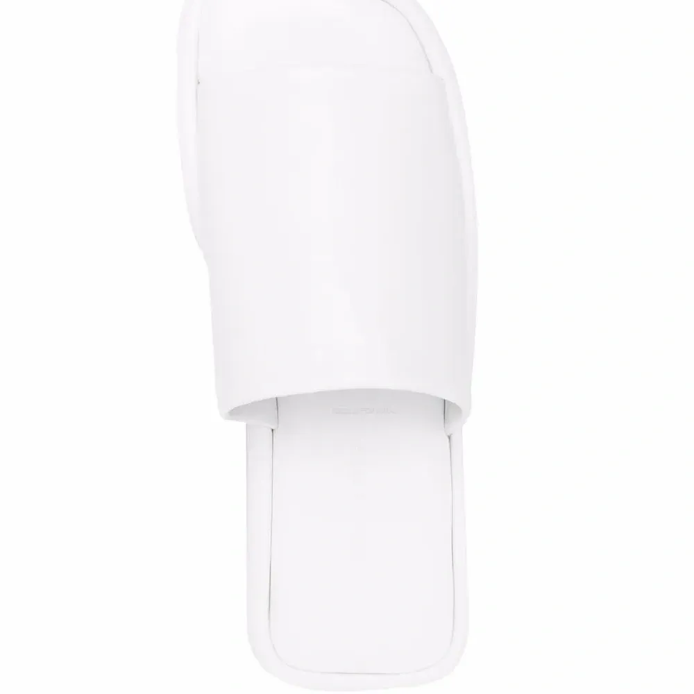 Сандалии с квадратным носком