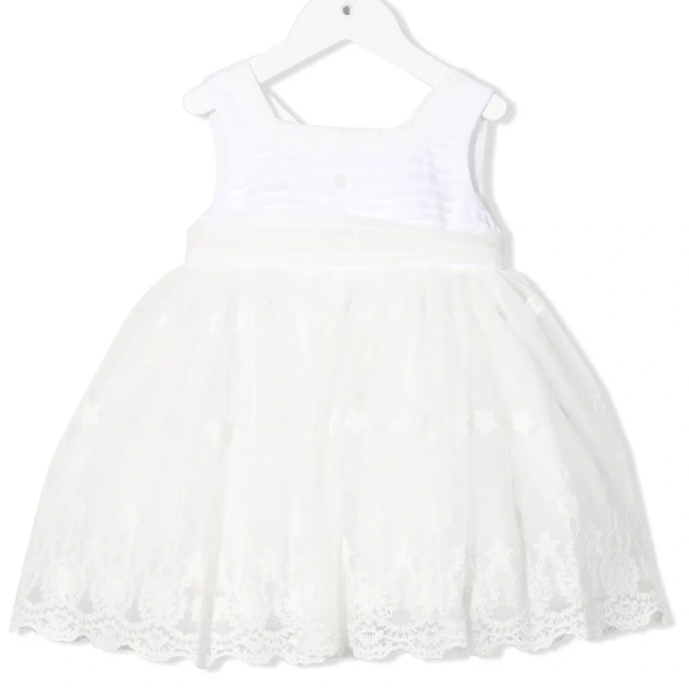 Платье А-силуэта с кружевной аппликацией