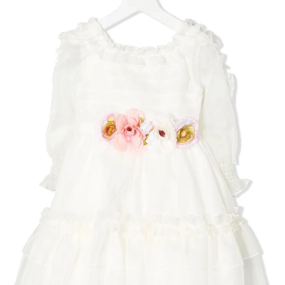 Платье с цветочной аппликацией и сборками