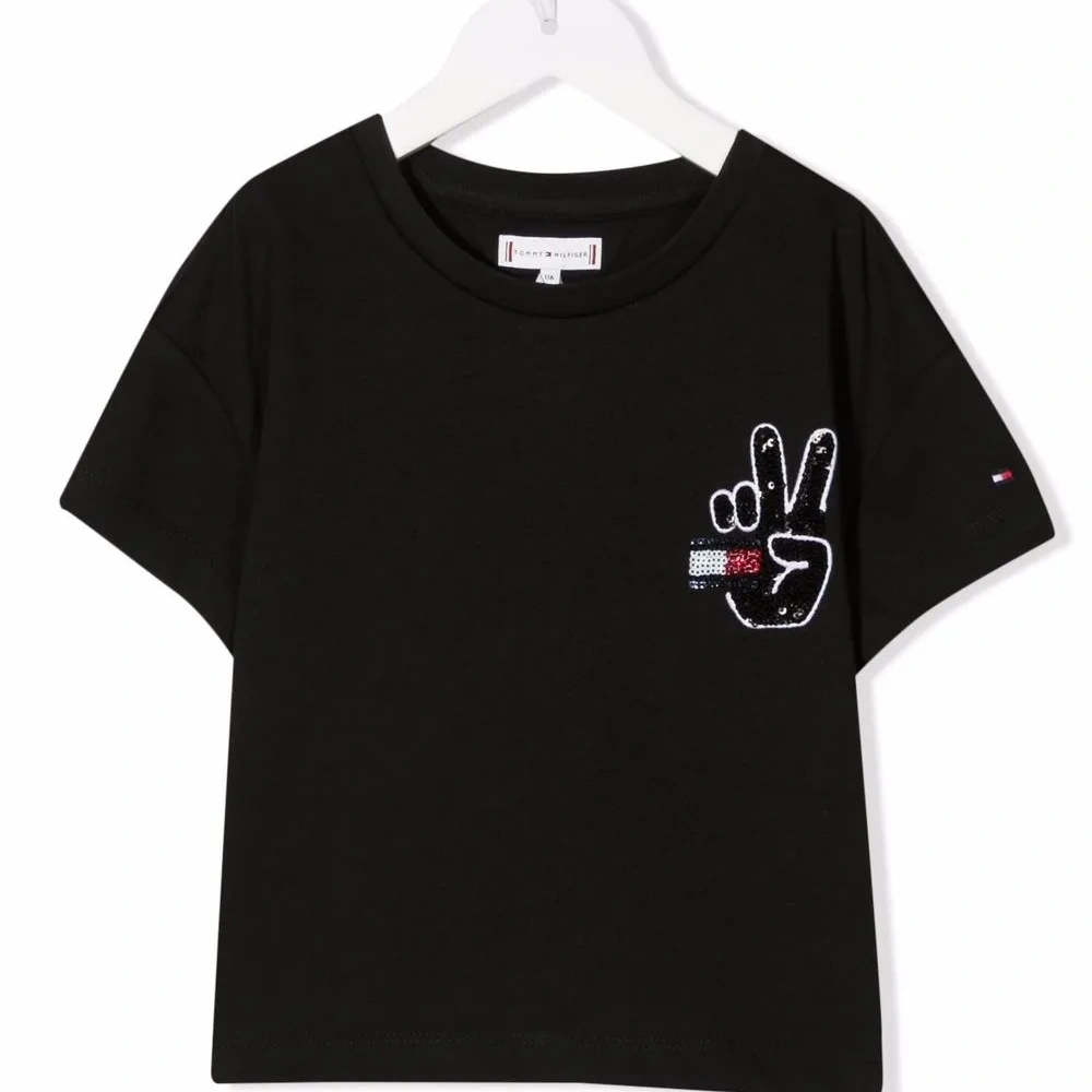 Футболка с вышивкой