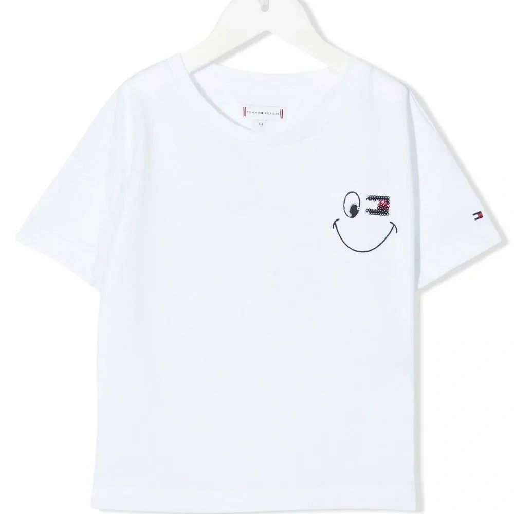 Футболка с вышитым логотипом