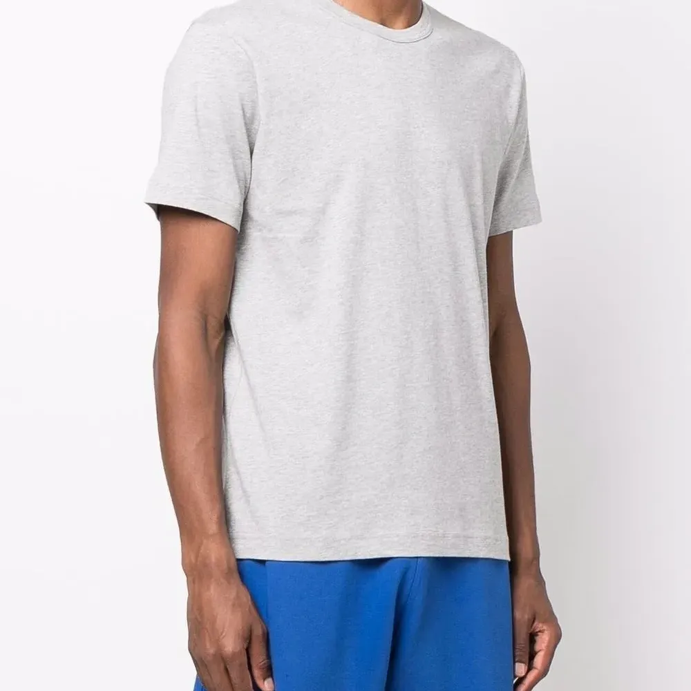 Футболка с круглым вырезом