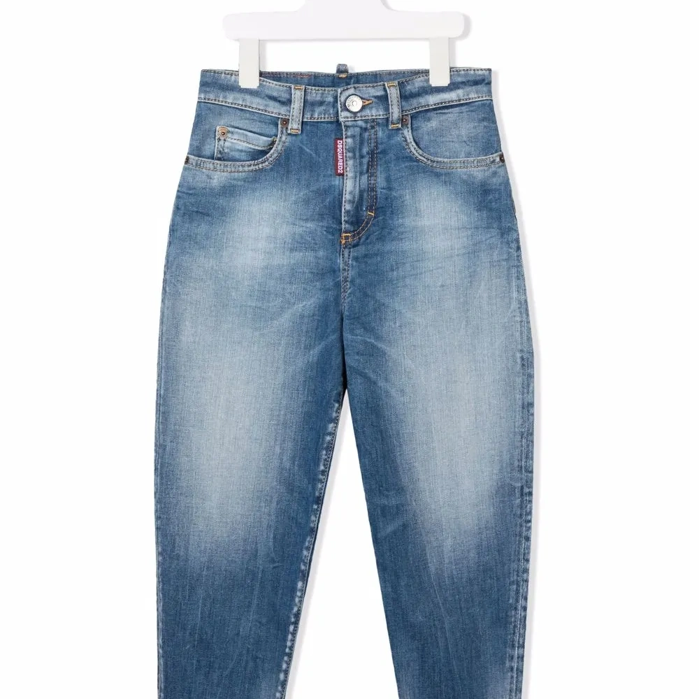 Узкие джинсы средней посадки