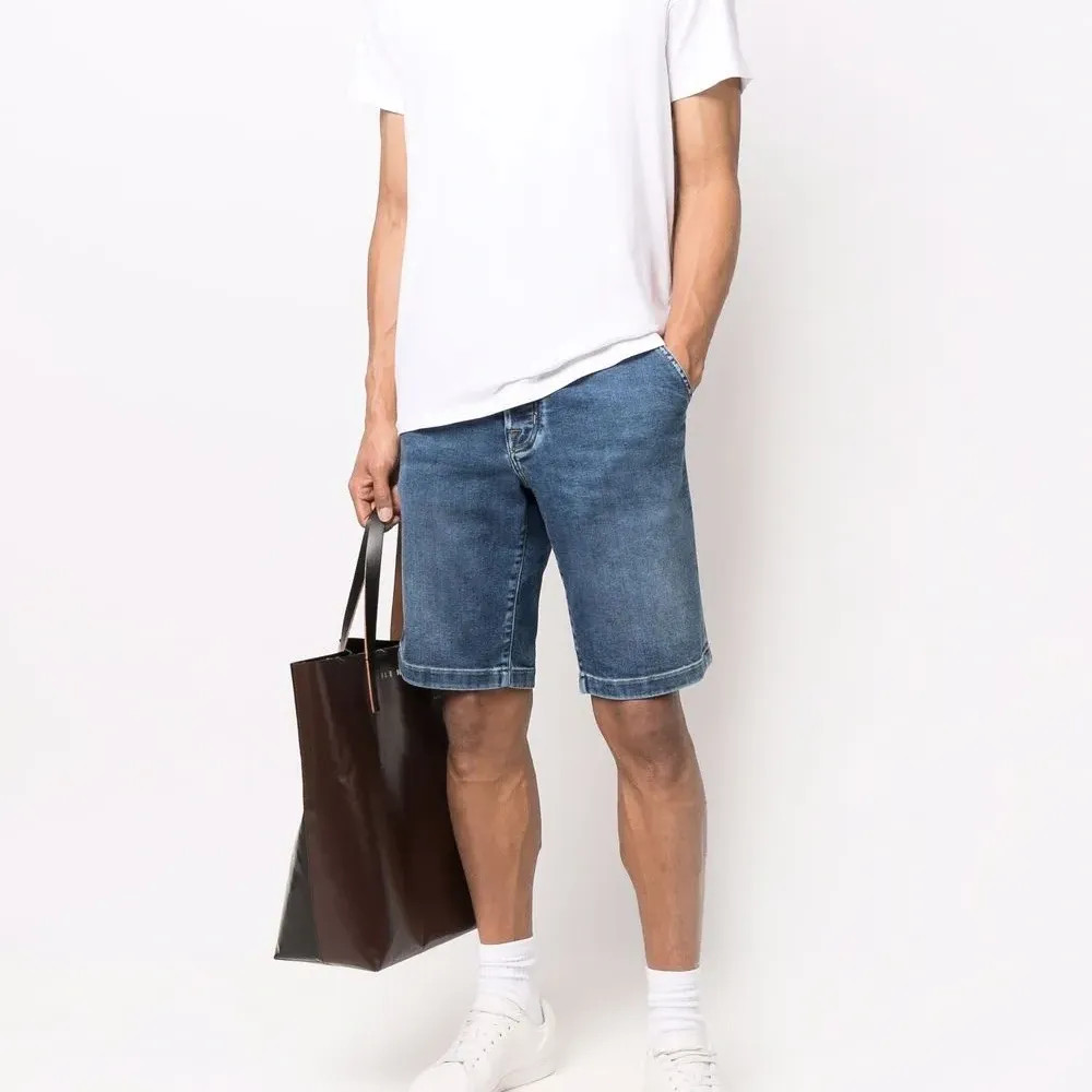 Футболка с круглым вырезом