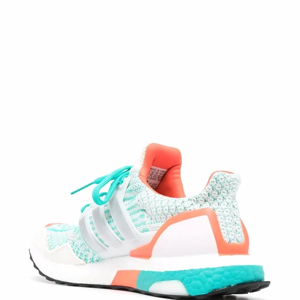 Кроссовки в стиле колор-блок