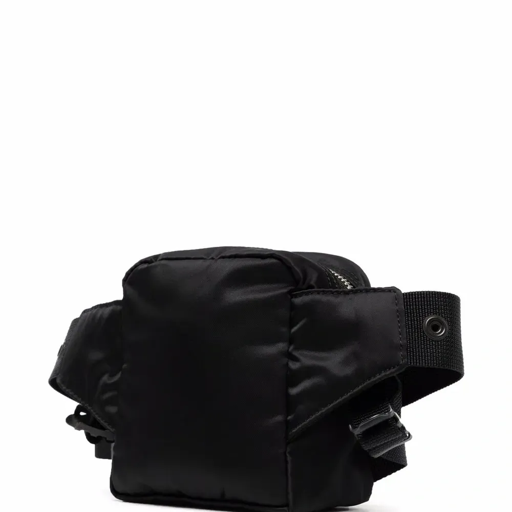 Поясная сумка с нашивкой-логотипом