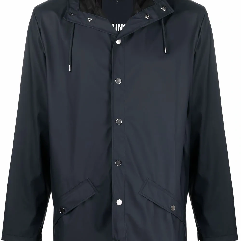 Непромокаемая куртка с капюшоном