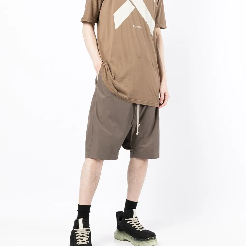 Футболка с логотипом