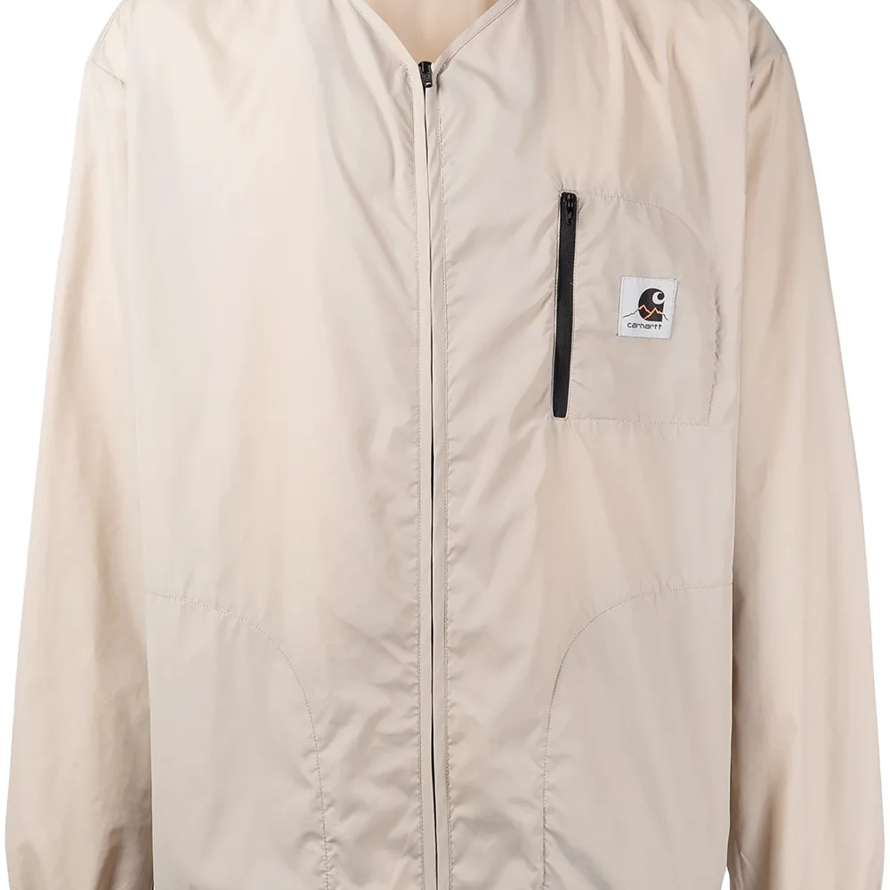 Бомбер с карманом на молнии