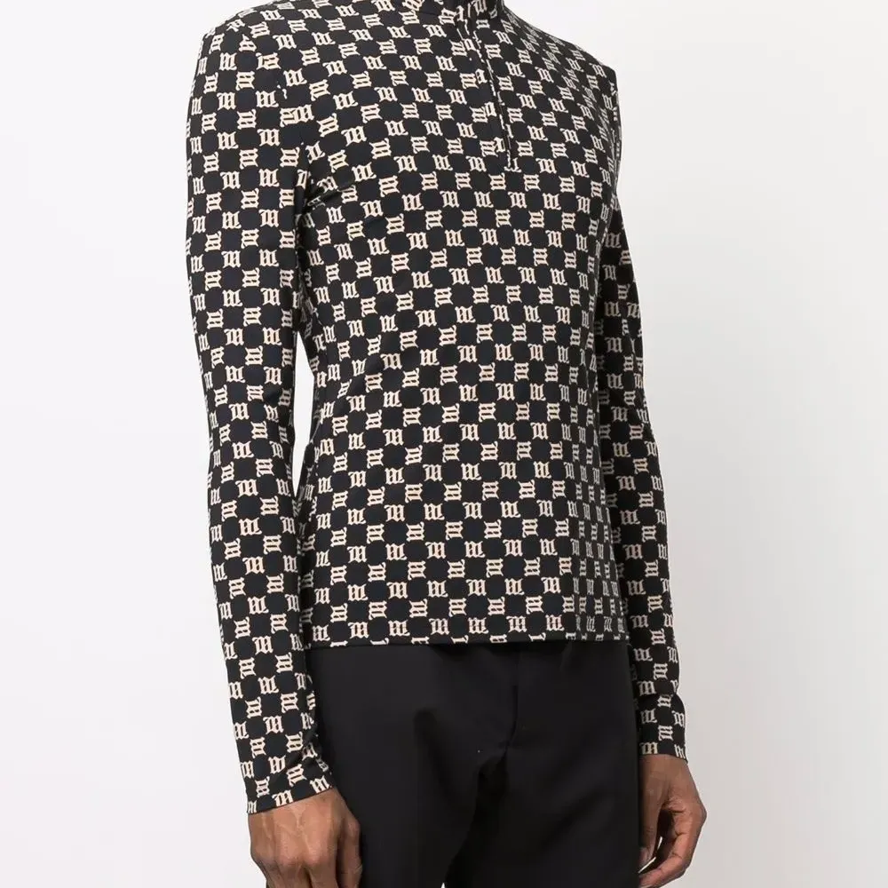 Топ на молнии с монограммой