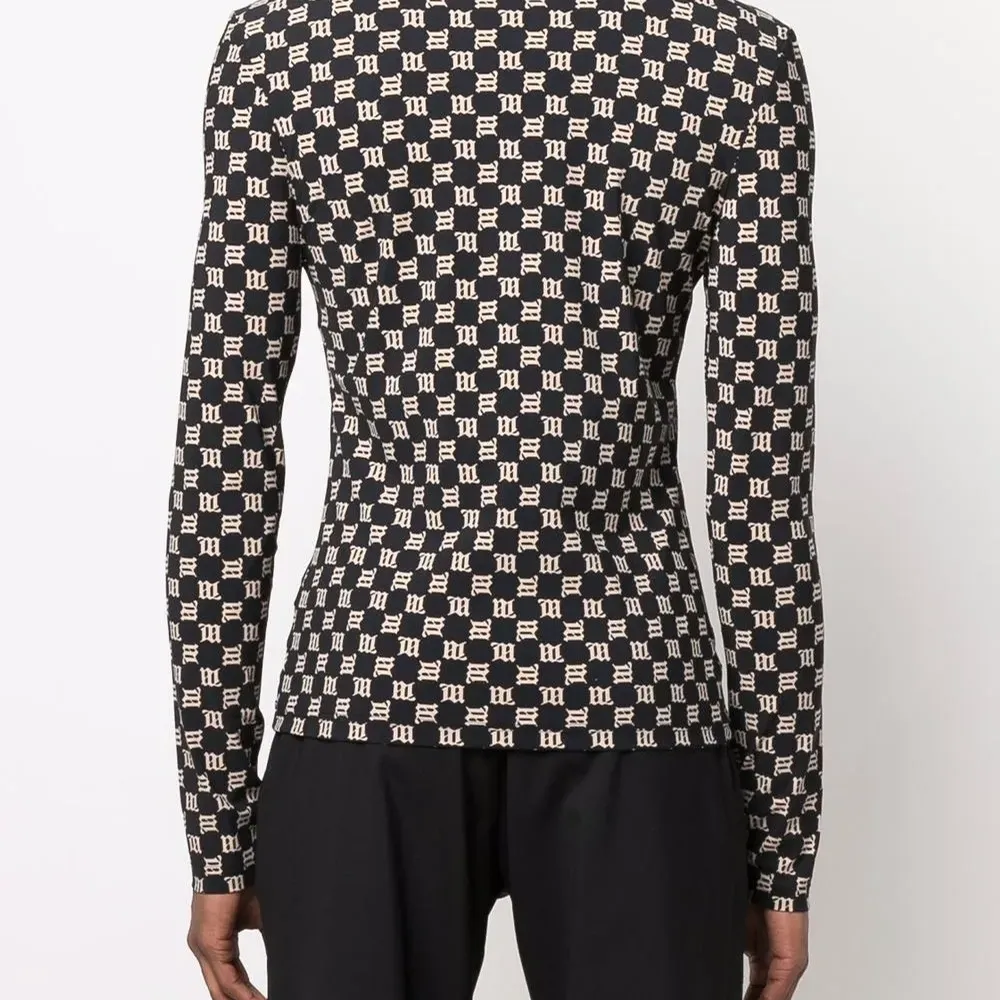 Топ на молнии с монограммой